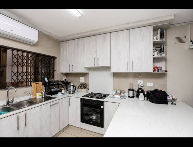 3 BEDROOM SECTIONAL TITLE FOR SALE IN MORNINGSIDE